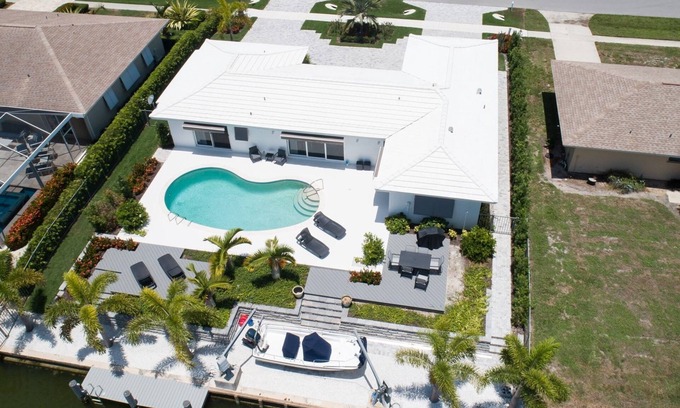 Marco Island House | Classy Island Style Home-Tropical Delight