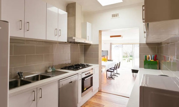 Clayton House | Clayton Monash Uni Super Convenient 4 Bedroom House