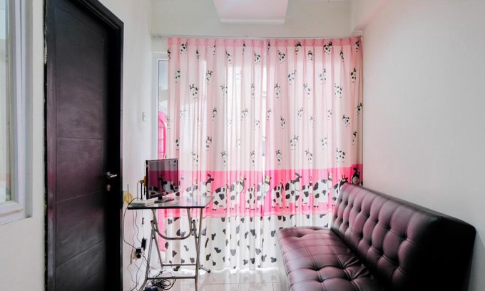 Binong Apartment | Clean 1BR Apartment at Paragon Village By Travelio