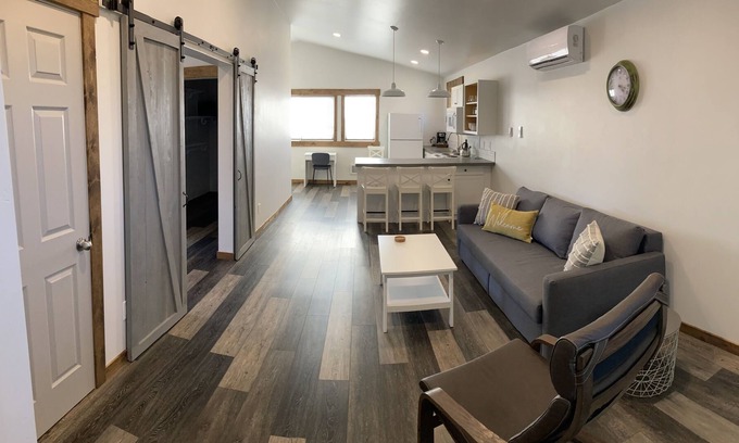 Boyd Acres House | Clean, affordable apartment in Bend