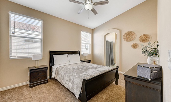 Enterprise House | Clean, Convenient & Comfortable Vegas House