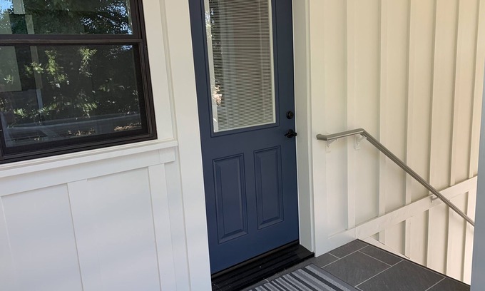 Healdsburg Apartment | Clean, Modern 1 Bedroom Apt Built in 2019 - Walking distance to HBG Plaza