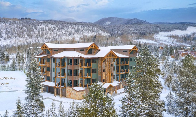 Lakeside Village Apartment | Clearwater Lofts by Keystone Resort