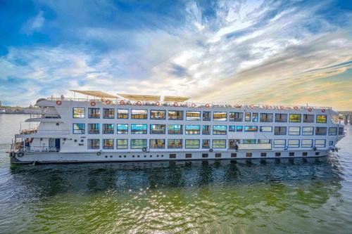 Luxor Other | Cleopatra Nile Cruise From Luxor 3&4 Nights Every Saturday and Monday, Thursday