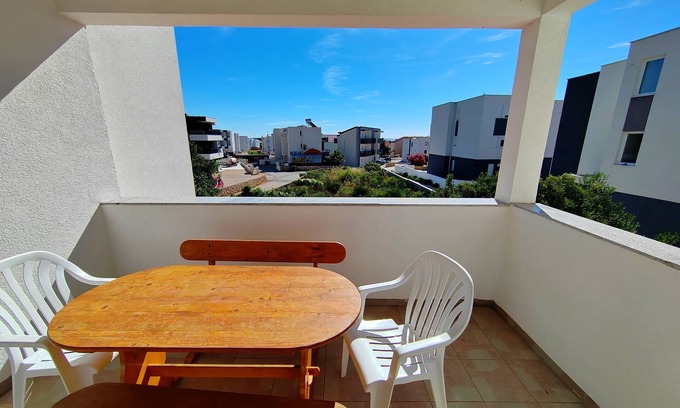 Zrce Apartment | Close to Center Apartment Poly 2 D