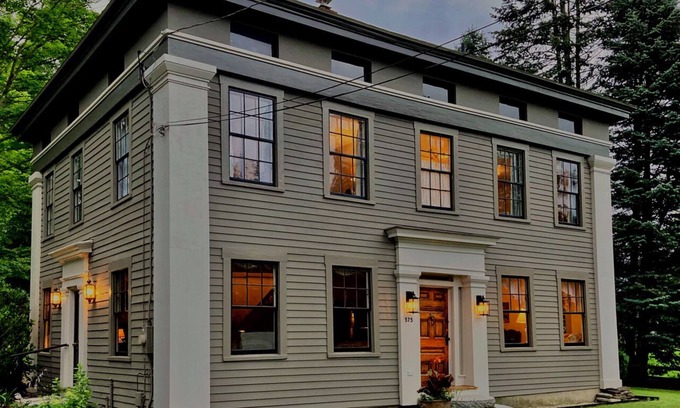 Sheffield House | Close to everything Berkshire!