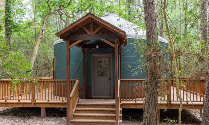 Livingston Cabin | Close to nature, but with all the modern amenities, Two Creeks Crossing Resort