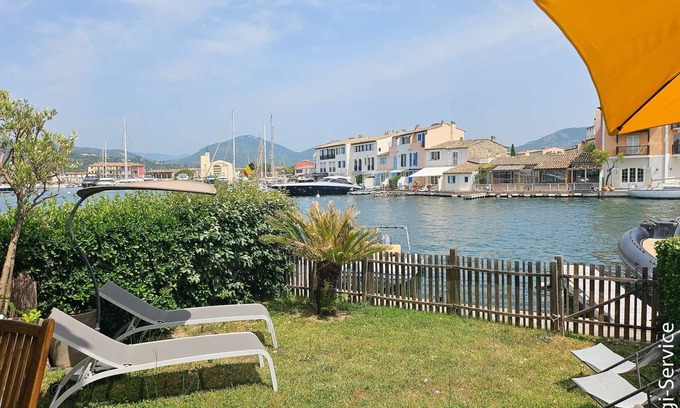 Port Grimaud Apartment | Close to the beach, flat 3/4 persons et mooring