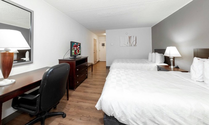 Carteret Hotel | Close To The Heart of Staten Island! Free Parking and Pet-friendly Property!