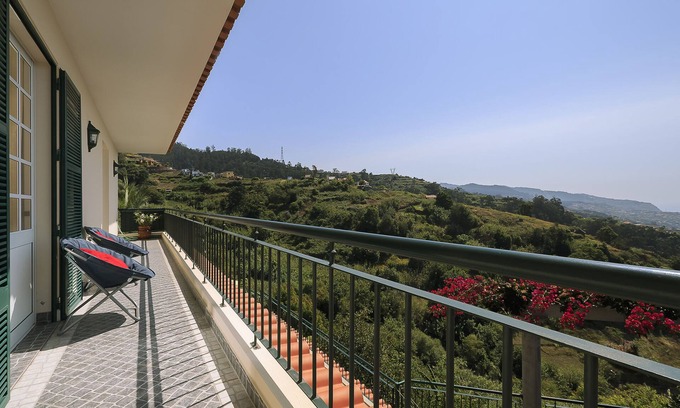 Ponta do Sol Cottage | Close to the walks and the sea.