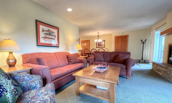 Crested Mountain Village Condo | Close Walk to Slopes, Great views, Hot Tub
