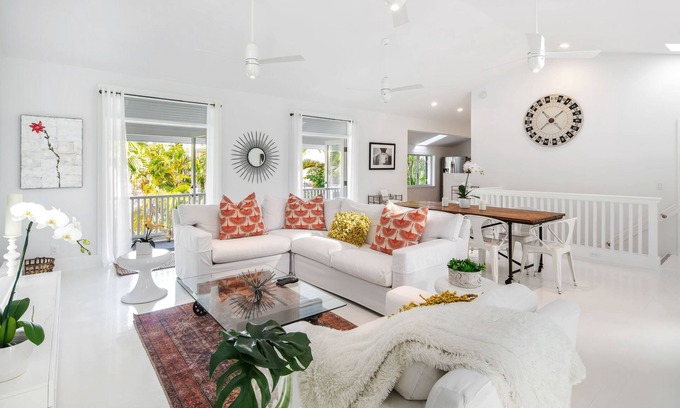 Downtown House | ~ CLOUD 9 ~ It's heaven on earth in this 3B/3BA lavish home with pool/parking
