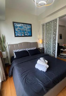 Makati Apartment | Cloud Nine Escape