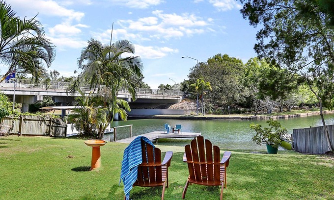 Noosaville House | Clouds End - Walking Distance to Noosa River, Shops & Restaurants