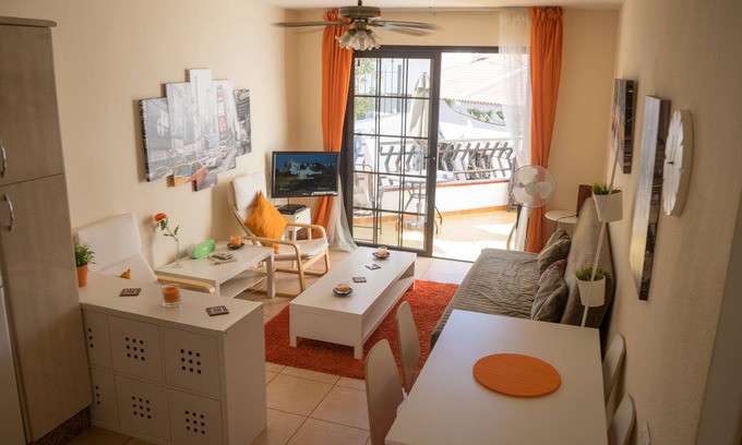 Los Cristianos Apartment | Club Tenerife Los Diamantes 1 Bed Apartment Seaview Los Cristianos. FREE WIFI