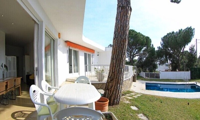 Platja d'Aro Villa | Club Villamar - Beautiful holiday villa with a nice private pool surrounded by lawn and located i...