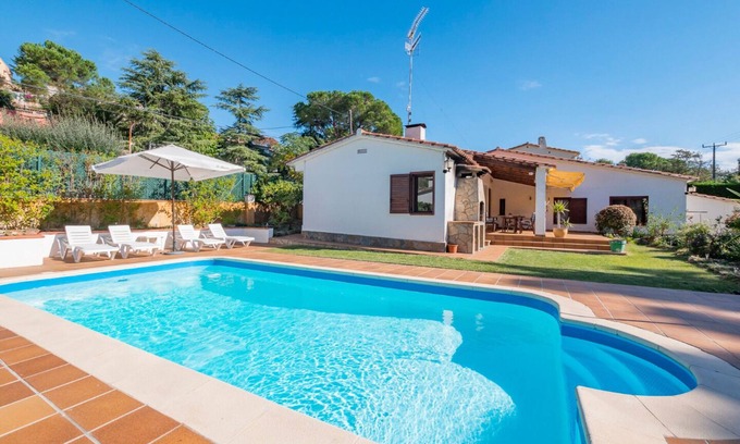 Rio d'Oro Villa | Club Villamar - Charming villa, very spacious and with a precious exterior area with garden, lawn.