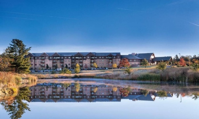 Lake Delton Condo | Club Wyndham Glacier Canyon 3 BR Presidential, Water Park Passes included