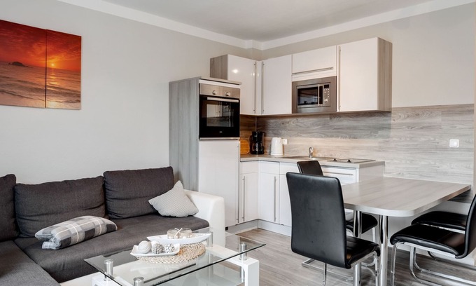 Gross Schwansee Apartment | Cozy Coastal Escape with Garden