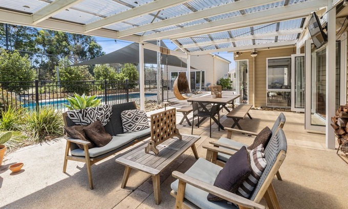 Torquay House | Coast Meets Country with Pool and Tennis Court