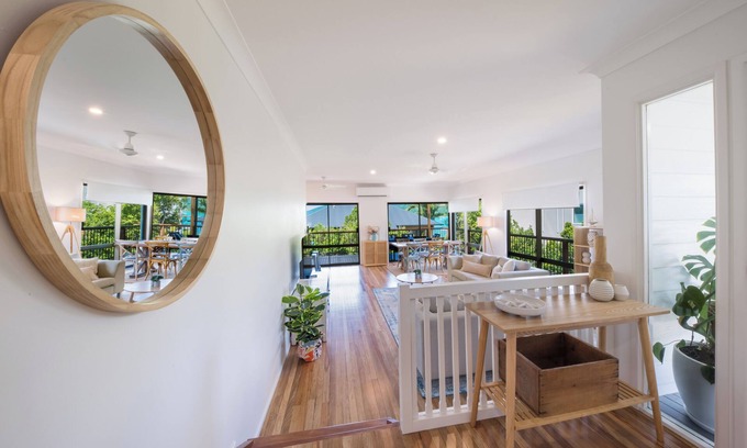 Airlie Beach House | Coastal Beach House, a one minute walk to the Heart of Airlie Beach