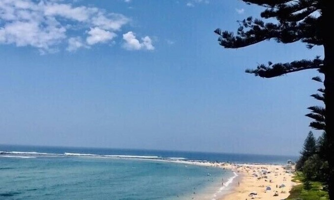 Killarney Vale Cabin | Coastal breeze hideaway , your little home away from home.