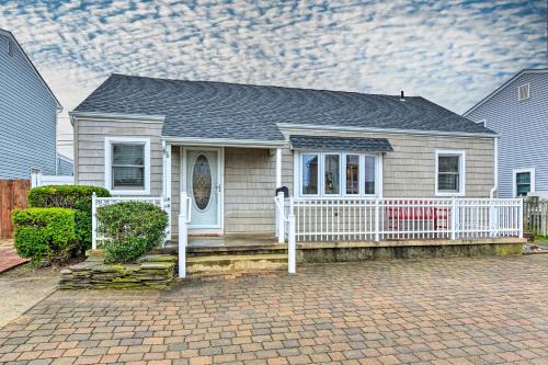 Brigantine House | Coastal Brigantine Cottage Walk to Beaches