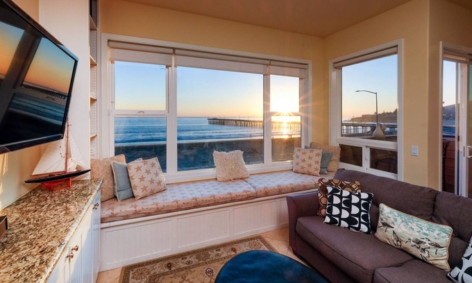 Cayucos House | Coastal Charm Meets Pier-Perfect, Oceanfront Home in Cayucos