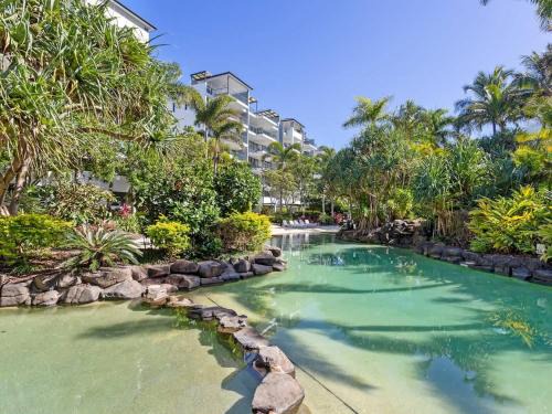 Alexandra Headland Apartment | Coastal Charmer Resort-style Living at Alex Beach