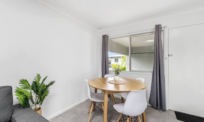 Crescent Head Apartment | Coastal Chic Apartment Only Minutes to the Beach