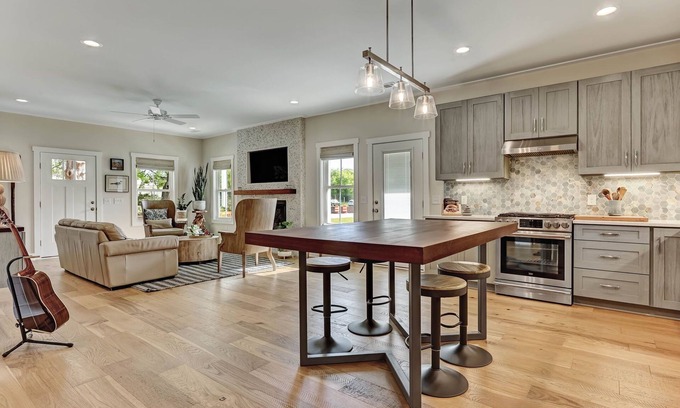 Midtown Cottage | Coastal Cottage in the Low Country!