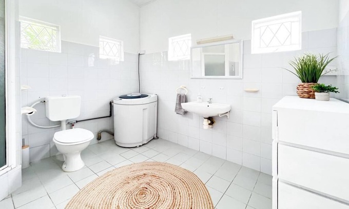 Tamarin House | Coastal Home in Tamarin – A/C, Wi-Fi, Walk to Everything