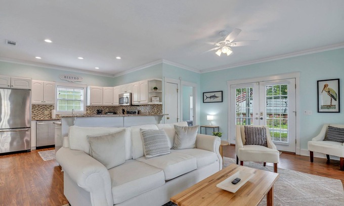 Thunderbolt House | Coastal Inspired Bungalow Minutes to Downtown and Beach by Lucky Savannah