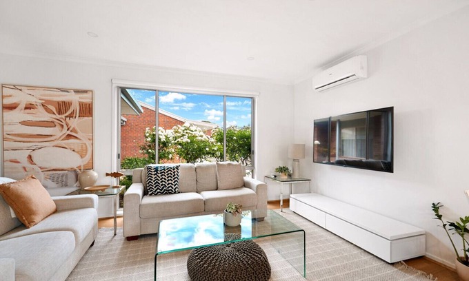Torquay House | Coastal Nest -walk to the beach!