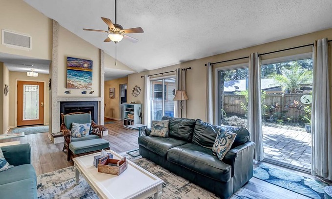 Atlantic Beach House | Coastal Oaks - Atlantic Beach home just 3 blocks from the beach