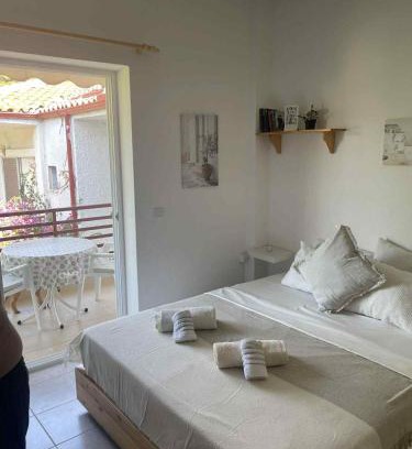 Polichrono Apartment | Coastal Oasis