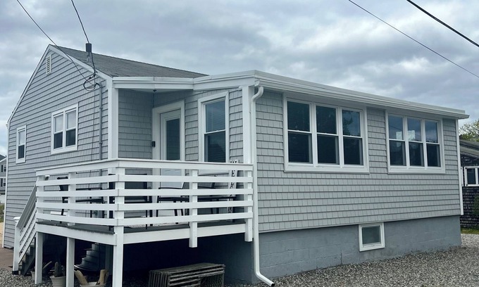 Newbury Cottage | Coastal Plum Island Cottage Steps From Beach
