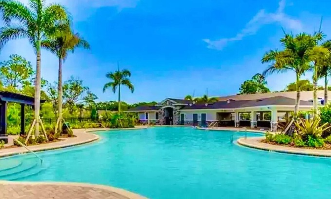 Braden River House | Coastal Retreat 3/2 Near Beaches & Downtown