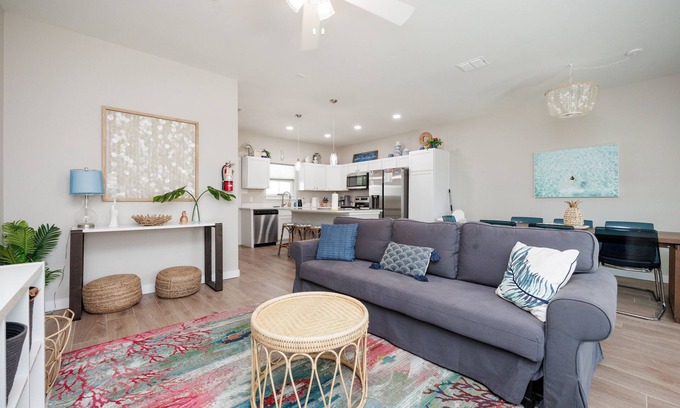 Corpus Christi House | Coastal Retreat with Private Patio, Pet-Friendly, and Steps from the Beach