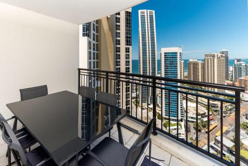 Surfers Paradise Apartment | Coastal Surfers Escape. Steps from trendy cafes and boutiques perfect spot for relaxation and rejuvenation.