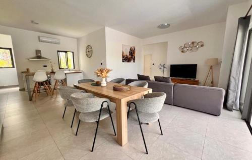 Pereybere Apartment | Coastal View 2 Apartments North