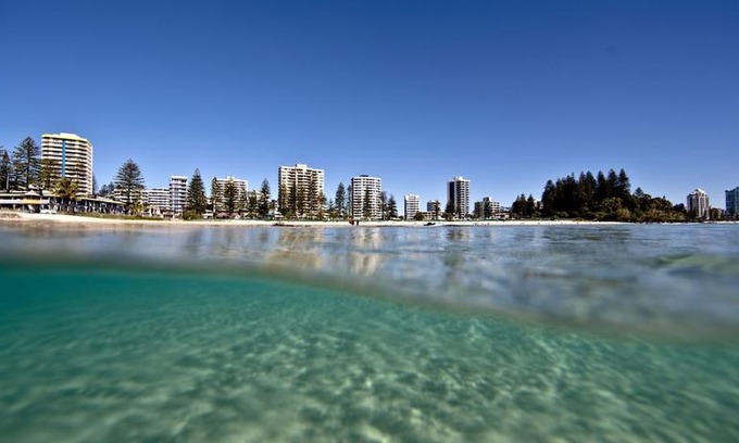 Coolangatta House | Cobden Court Unit 5 - 2 bedroom unit one street from the beach