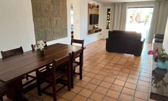 Prainha Apartment | Cobertura a 70 Metros da Prainha- Churrasqueira e Vista Mar!