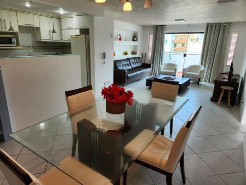 Prainha Apartment | Cobertura com 3 Quartos a 1 Minuto da Prainha
