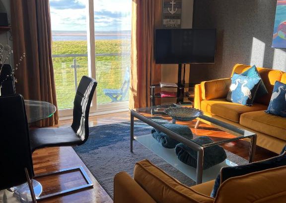 Llanelli Apartment | CockleDora, A Luxury Ground Floor Beachfront Apartment