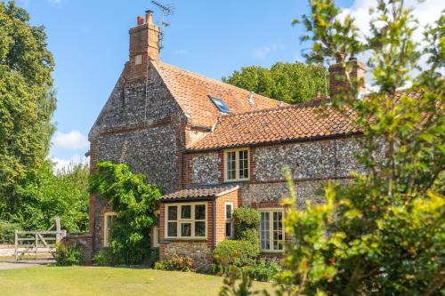 Castle Acre House | Cockleshells