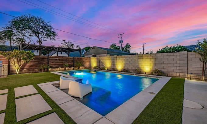 Encanto House | Cocktails & Cacti | Year-Round Pool + Hot Tub