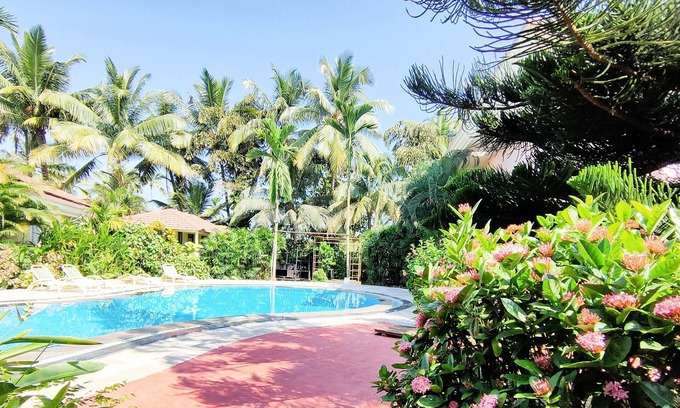 Betalbatim Hotel | Coconut Grove Beach Resort