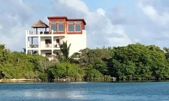 Caye Caulker Apartment | Coconut Palm Unit: Upscale condo with Caribbean Sea viewsn