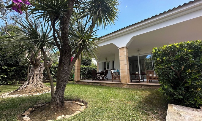 Mallorca Island Villa | Cody family house with 360-garden and steps from the marvellous beach